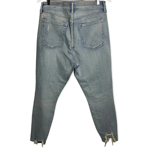 Gap Destroyed True Skinny with Chewed Hem in Light Wash- size 32 - Picture 5 of 10